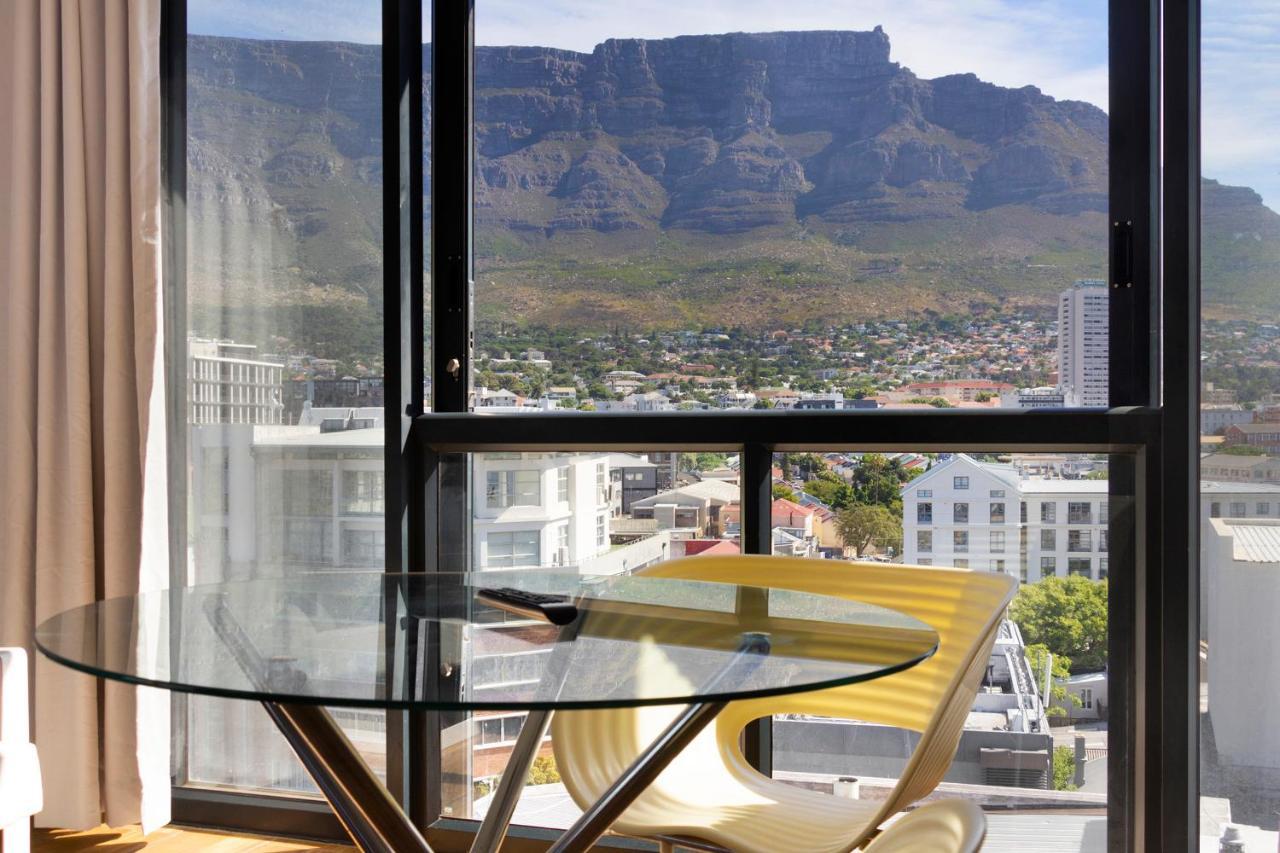 Urban Oasis At The Four Seasons Apartment Cape Town Bagian luar foto