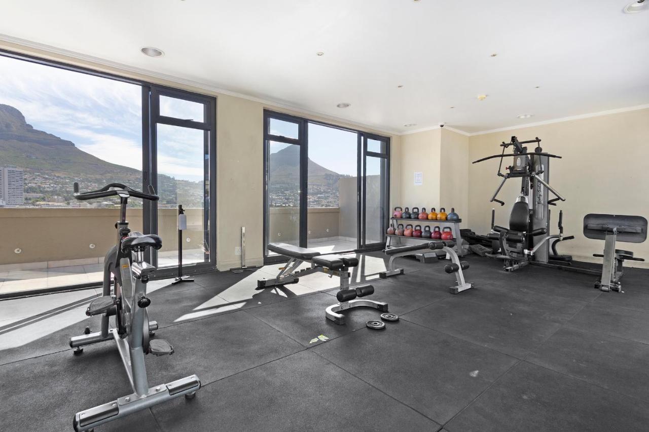 Urban Oasis At The Four Seasons Apartment Cape Town Bagian luar foto