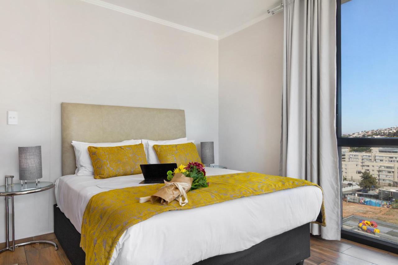 Urban Oasis At The Four Seasons Apartment Cape Town Bagian luar foto