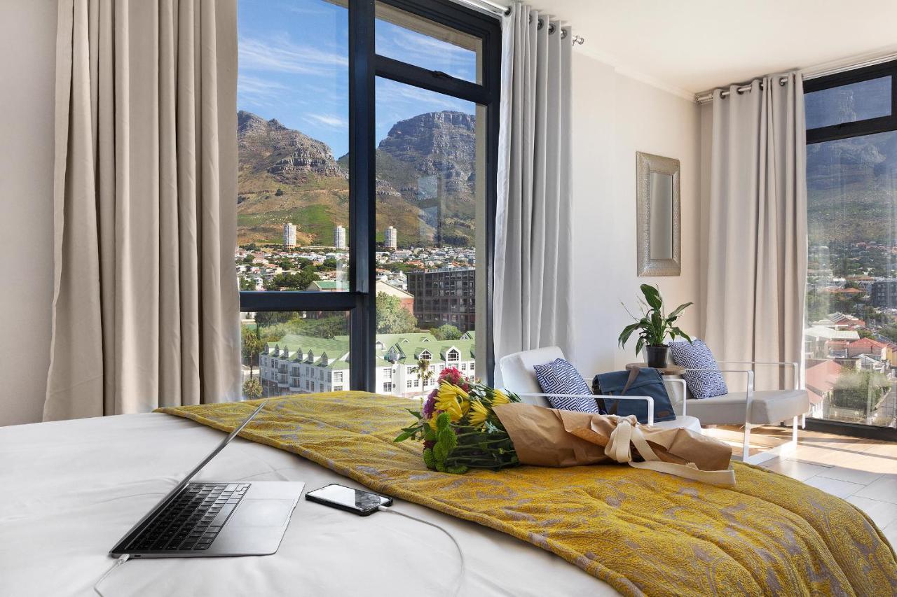 Urban Oasis At The Four Seasons Apartment Cape Town Bagian luar foto