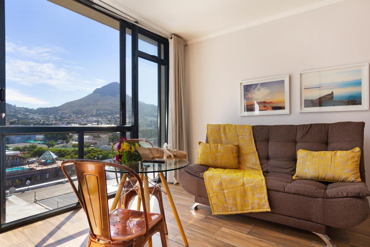 Urban Oasis At The Four Seasons Apartment Cape Town Bagian luar foto