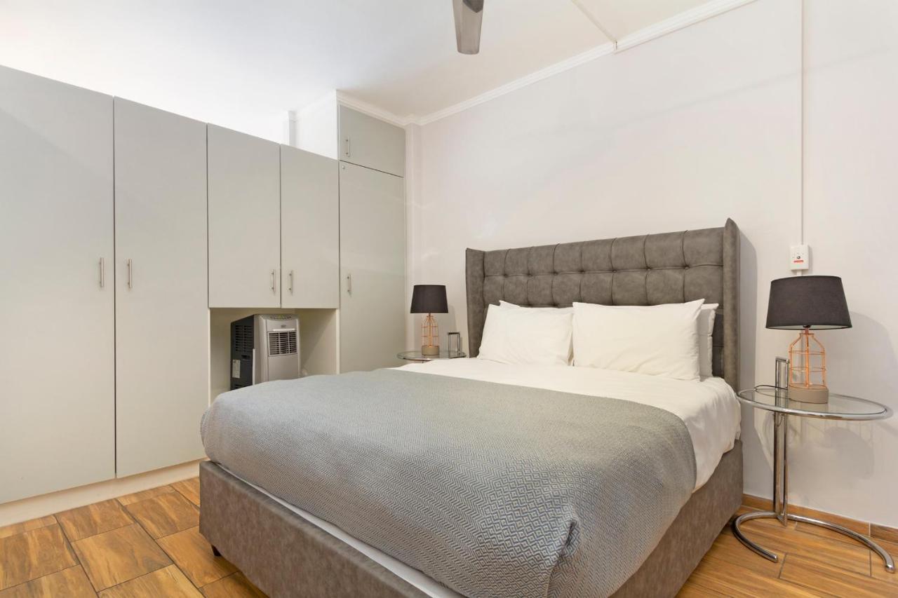 Urban Oasis At The Four Seasons Apartment Cape Town Bagian luar foto