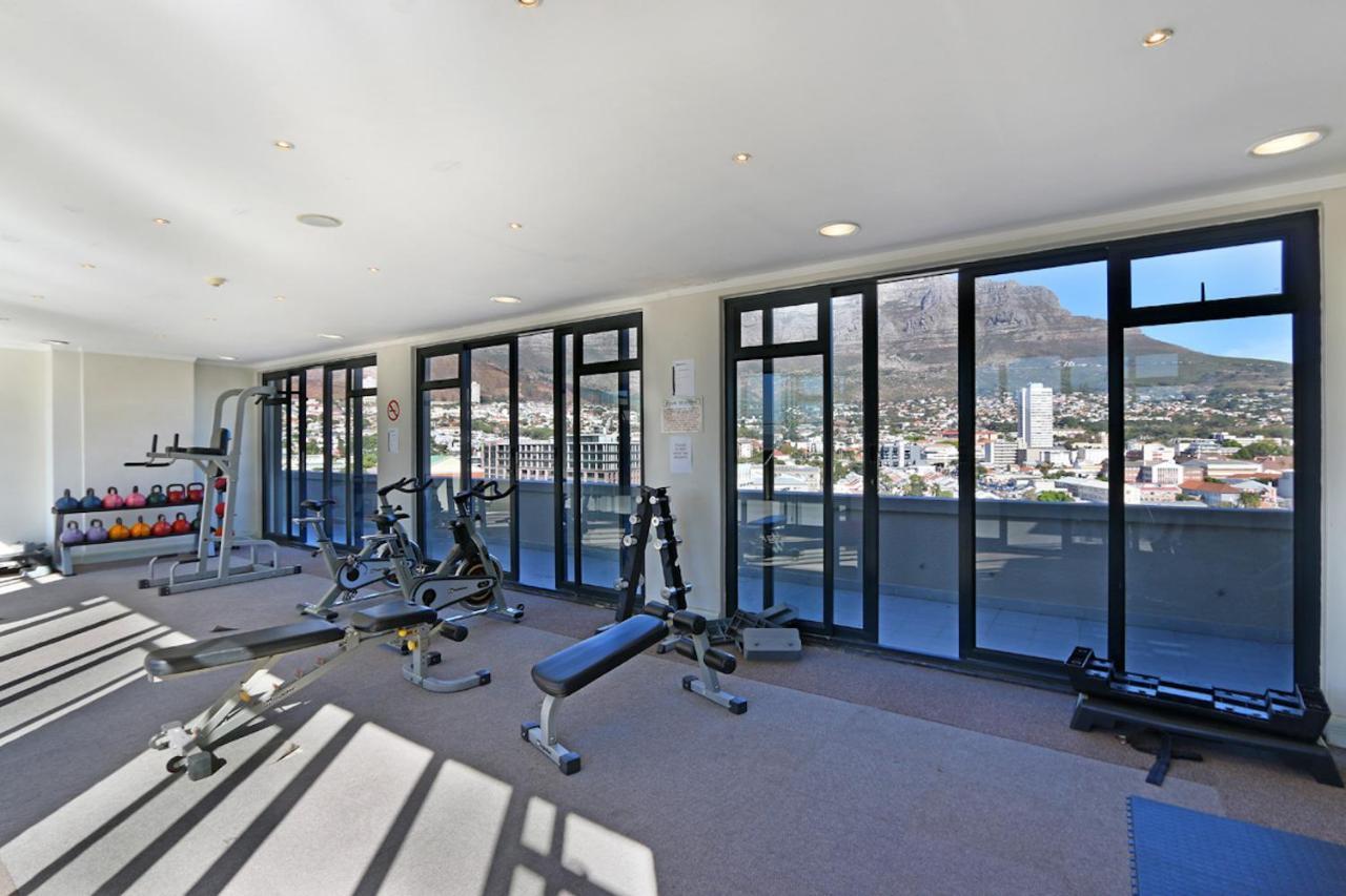 Urban Oasis At The Four Seasons Apartment Cape Town Bagian luar foto