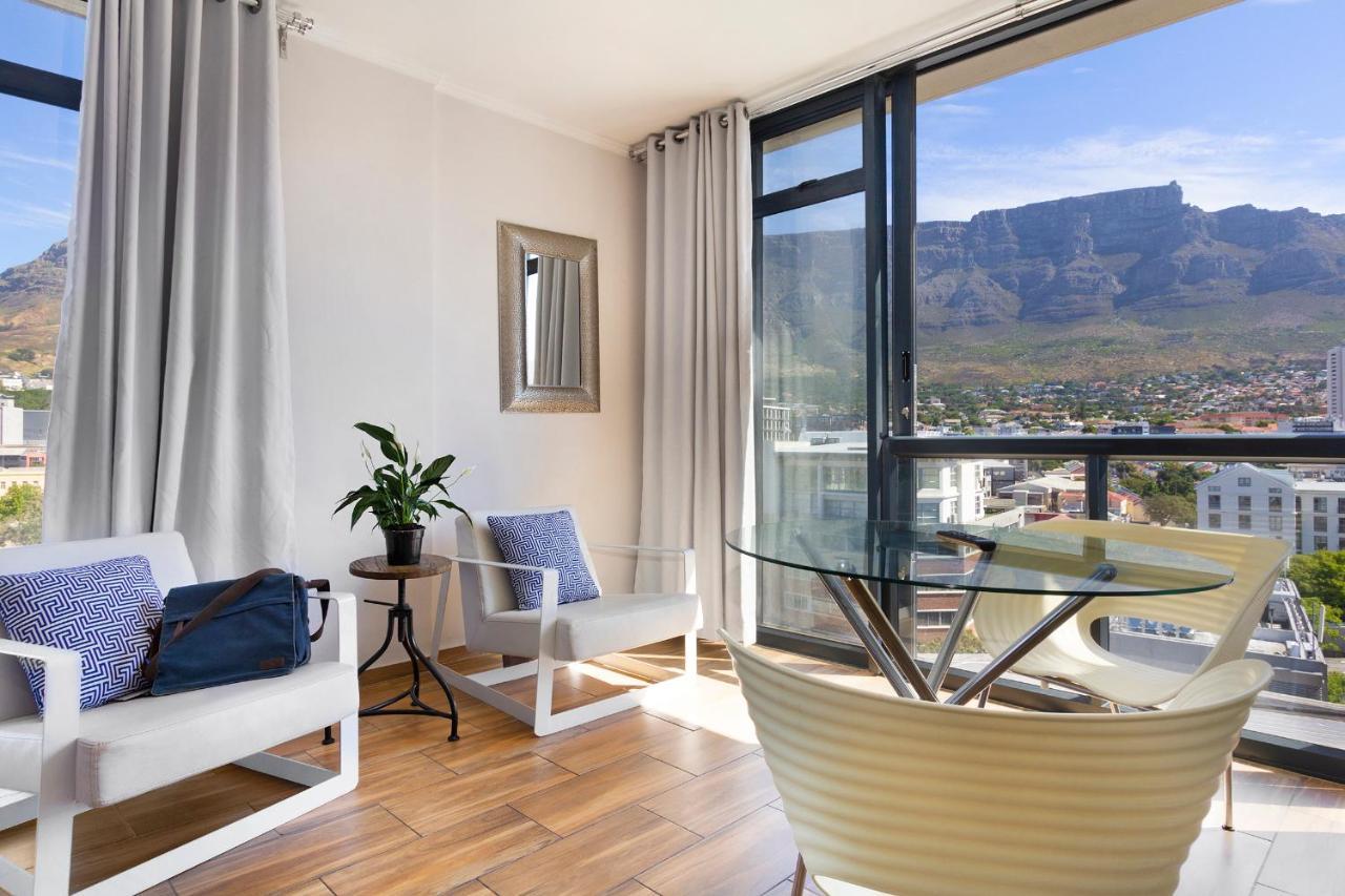 Urban Oasis At The Four Seasons Apartment Cape Town Bagian luar foto