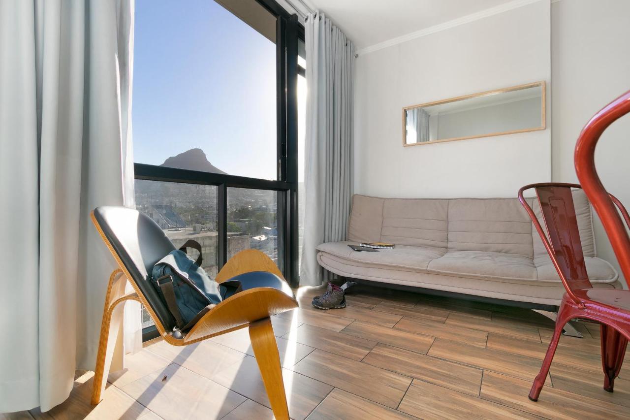 Urban Oasis At The Four Seasons Apartment Cape Town Bagian luar foto