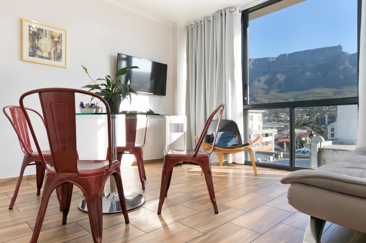 Urban Oasis At The Four Seasons Apartment Cape Town Bagian luar foto