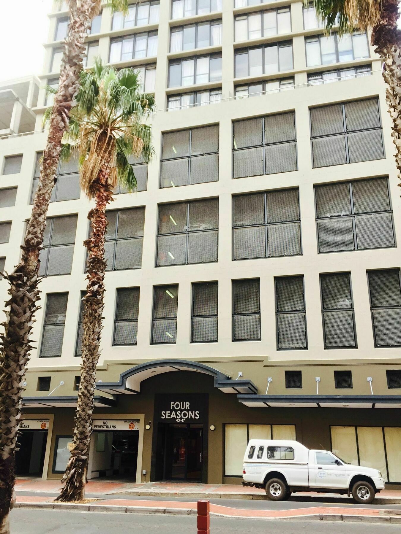 Urban Oasis At The Four Seasons Apartment Cape Town Bagian luar foto