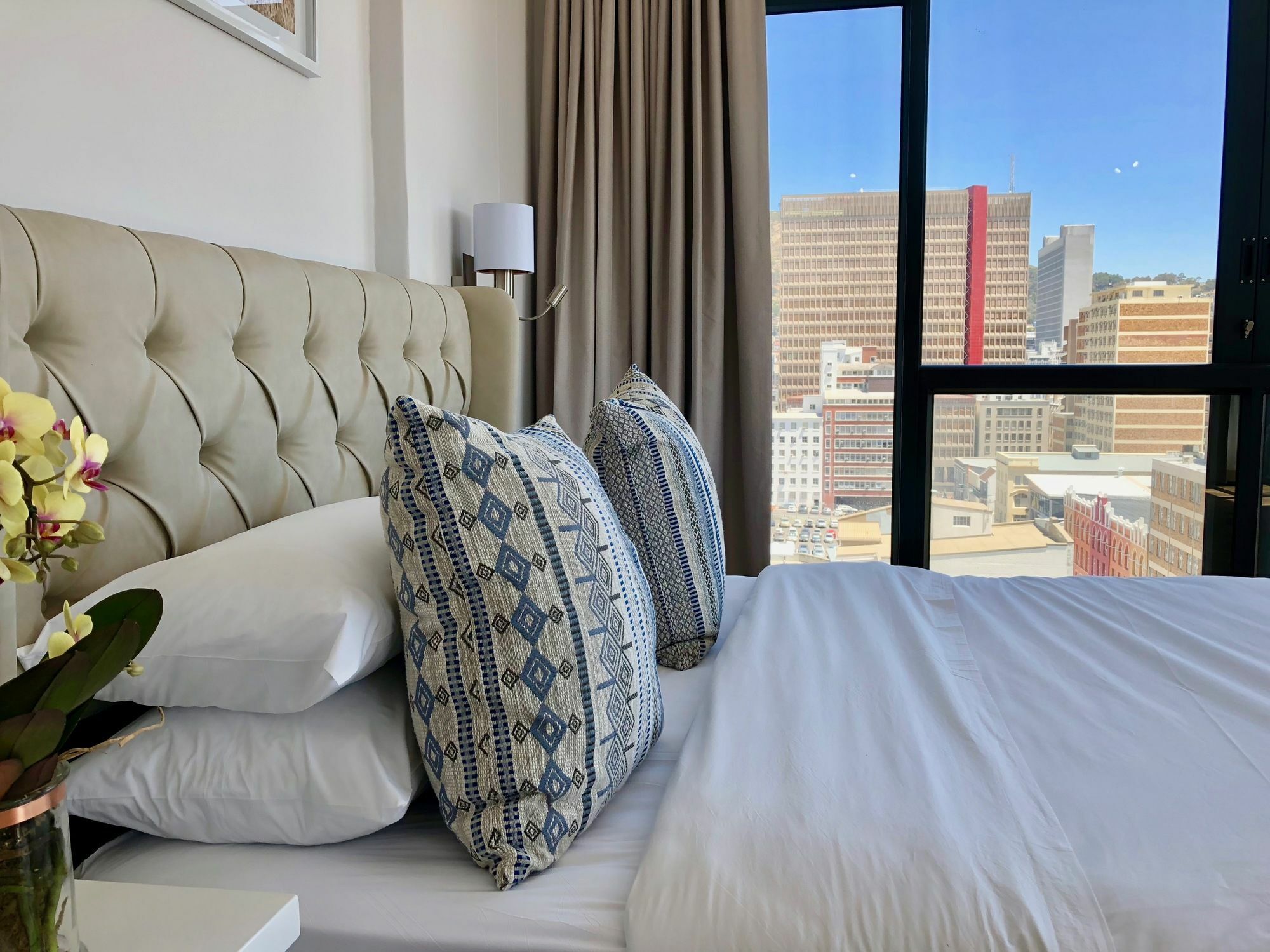 Urban Oasis At The Four Seasons Apartment Cape Town Bagian luar foto