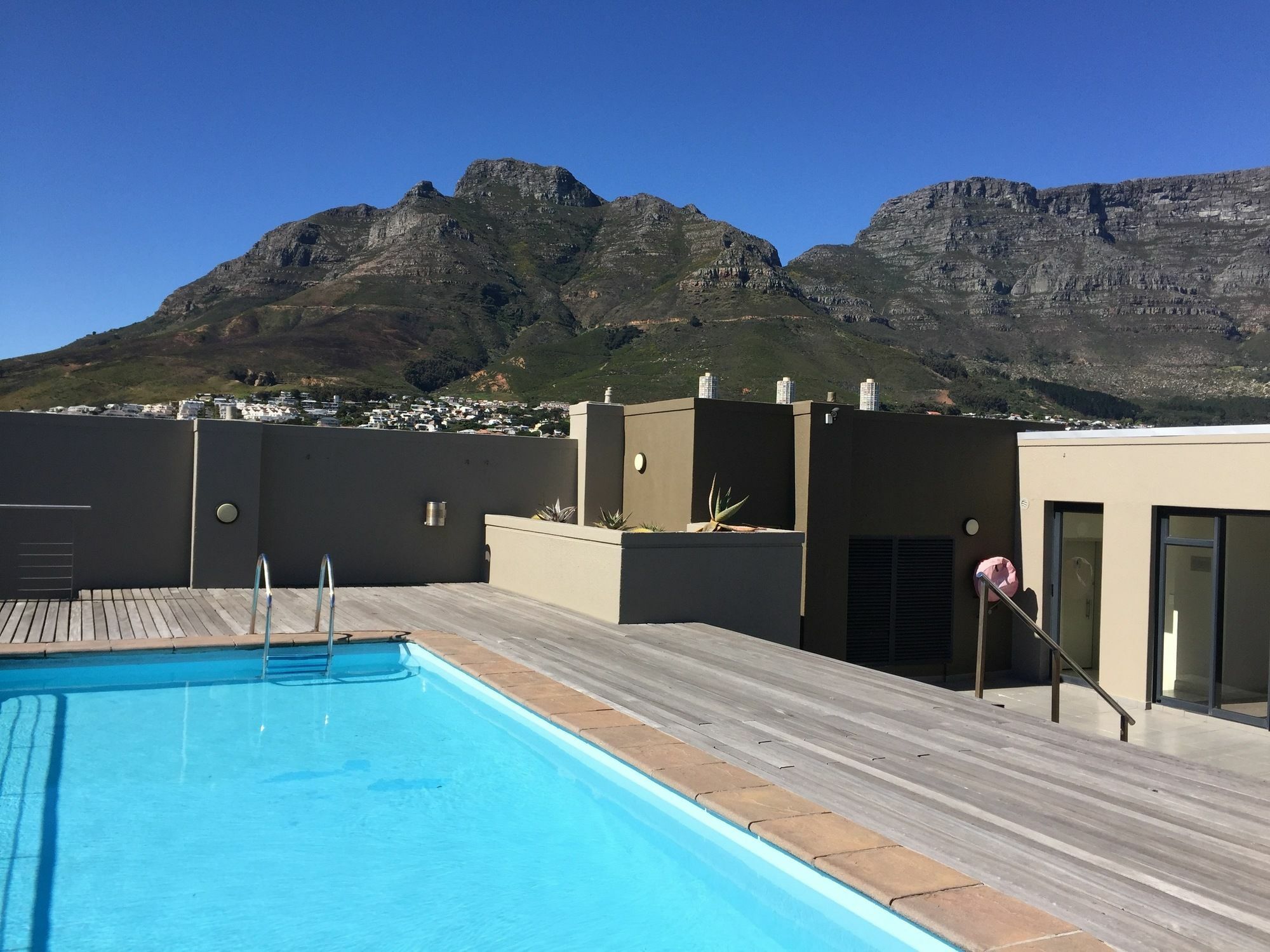 Urban Oasis At The Four Seasons Apartment Cape Town Bagian luar foto
